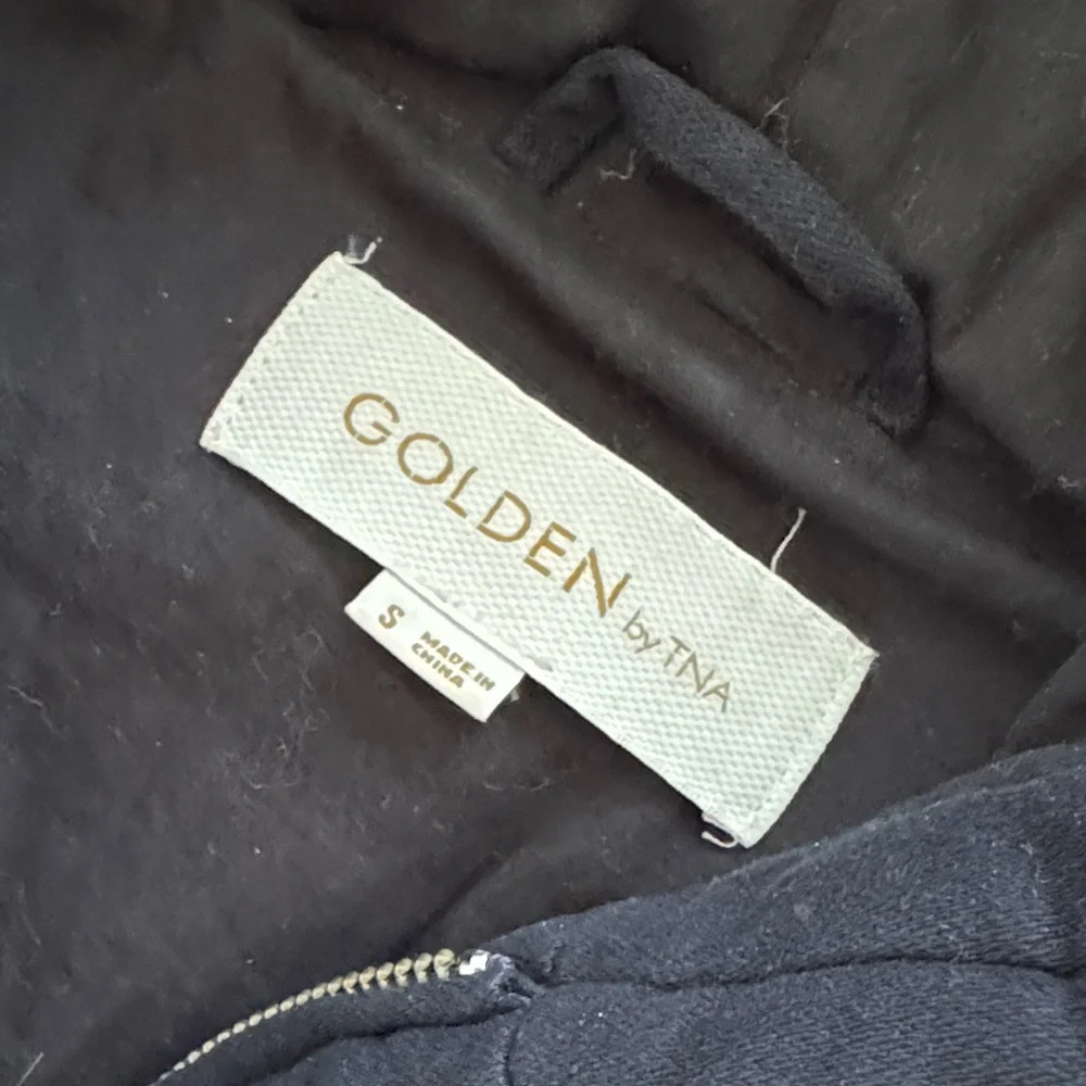 TNA Black Puffer Jacket for Women - Picture 5 of 7